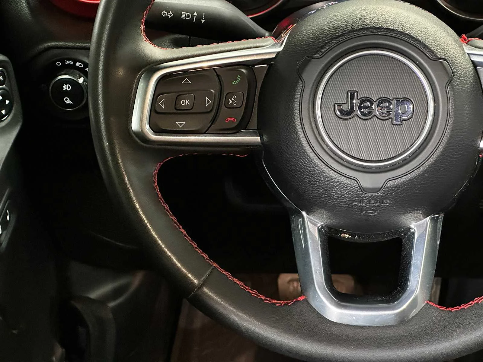 Used 2023  Jeep Rubicon image 17