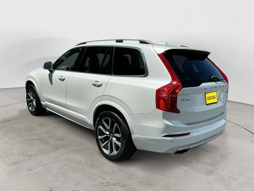 Used 2018 White Volvo T6 Momentum image 7
