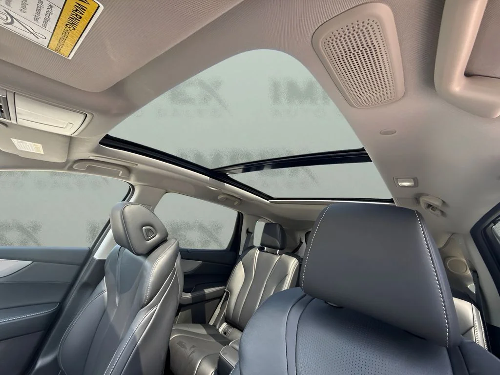 Used 2025 White Acura Technology Package image 6