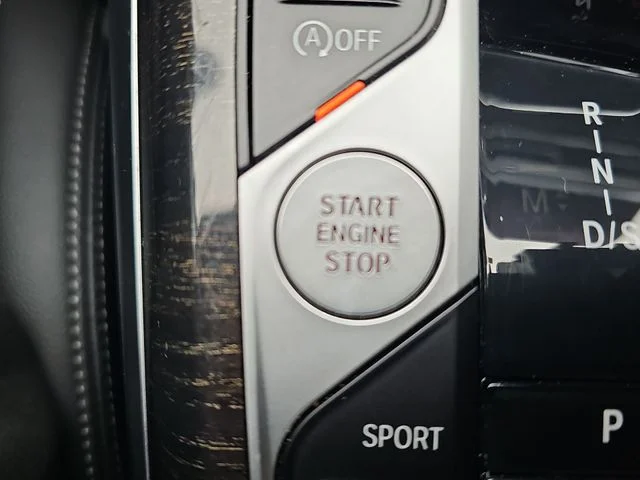 Used 2023 White BMW 330i xDrive image 19