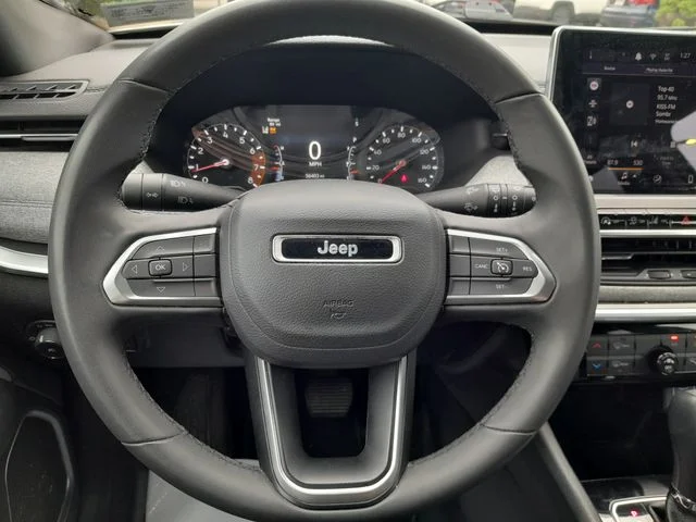 Used 2024 Silver Jeep Latitude image 13