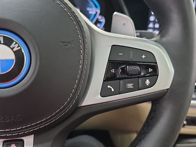Used 2022 Arctic Grey Metallic BMW xDrive45e image 17