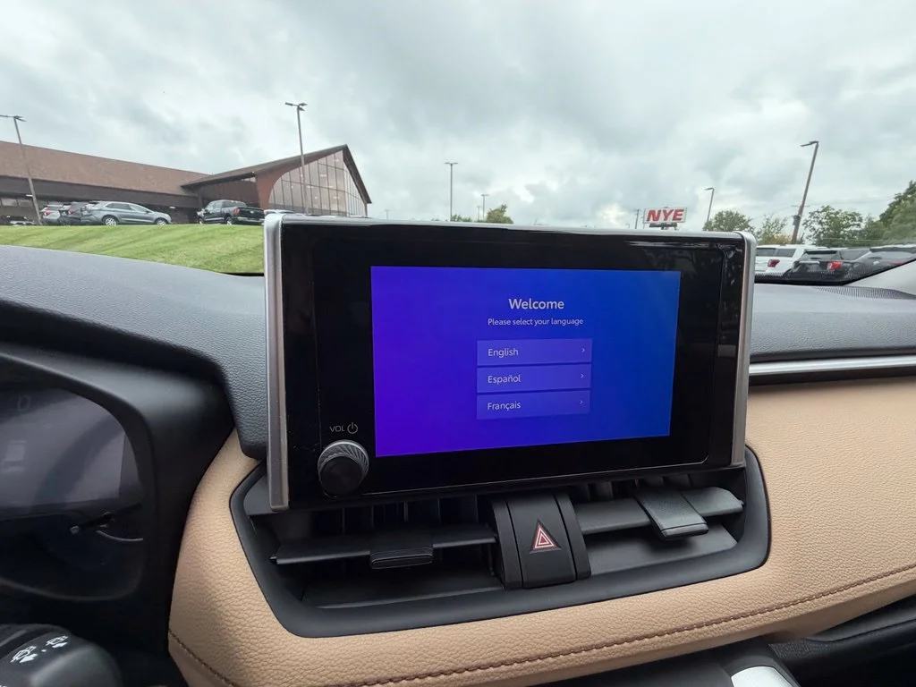 Used 2023 White Toyota XLE image 21