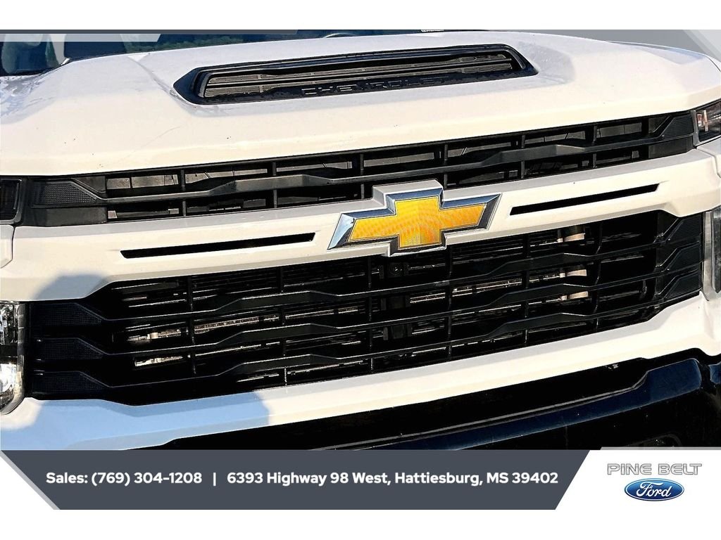Used 2024 Summit White Chevrolet Custom image 22