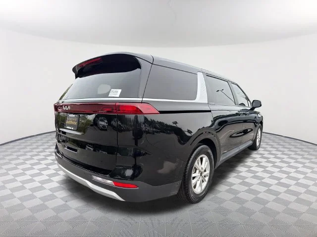 Used 2024 Black Kia LX Seat Package image 5