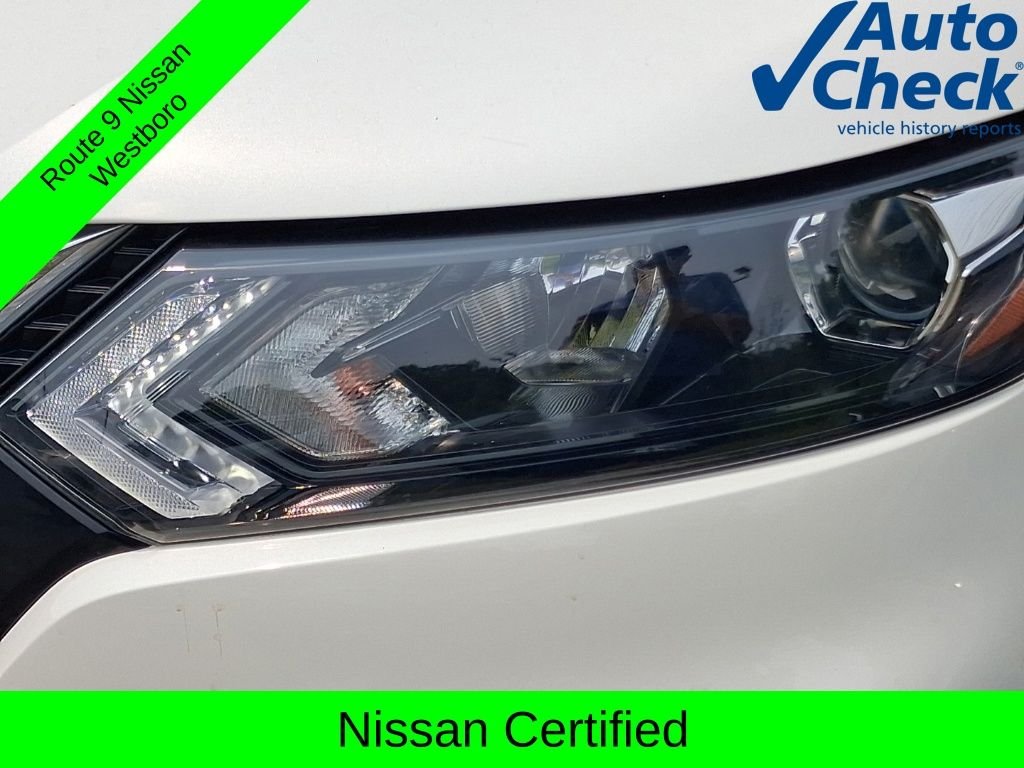 Used 2020 White Nissan SV image 3