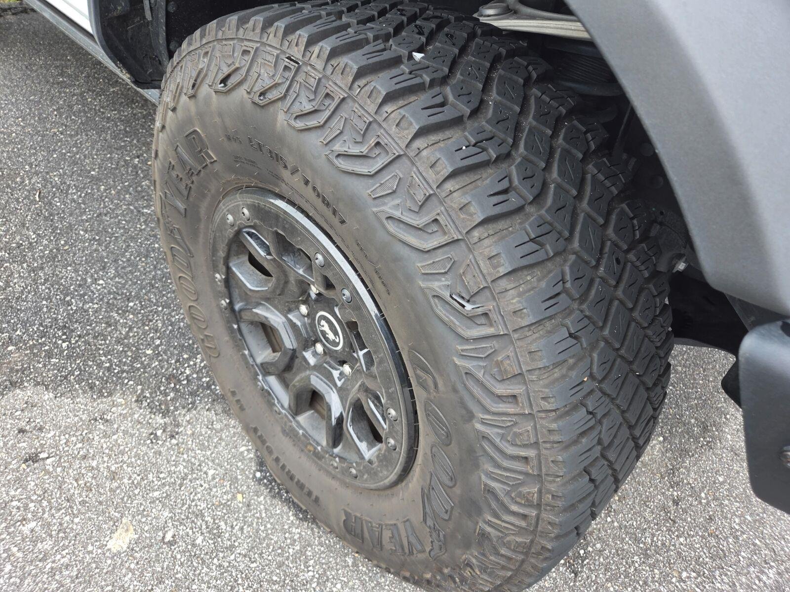 Used 2024 White Ford Badlands image 4