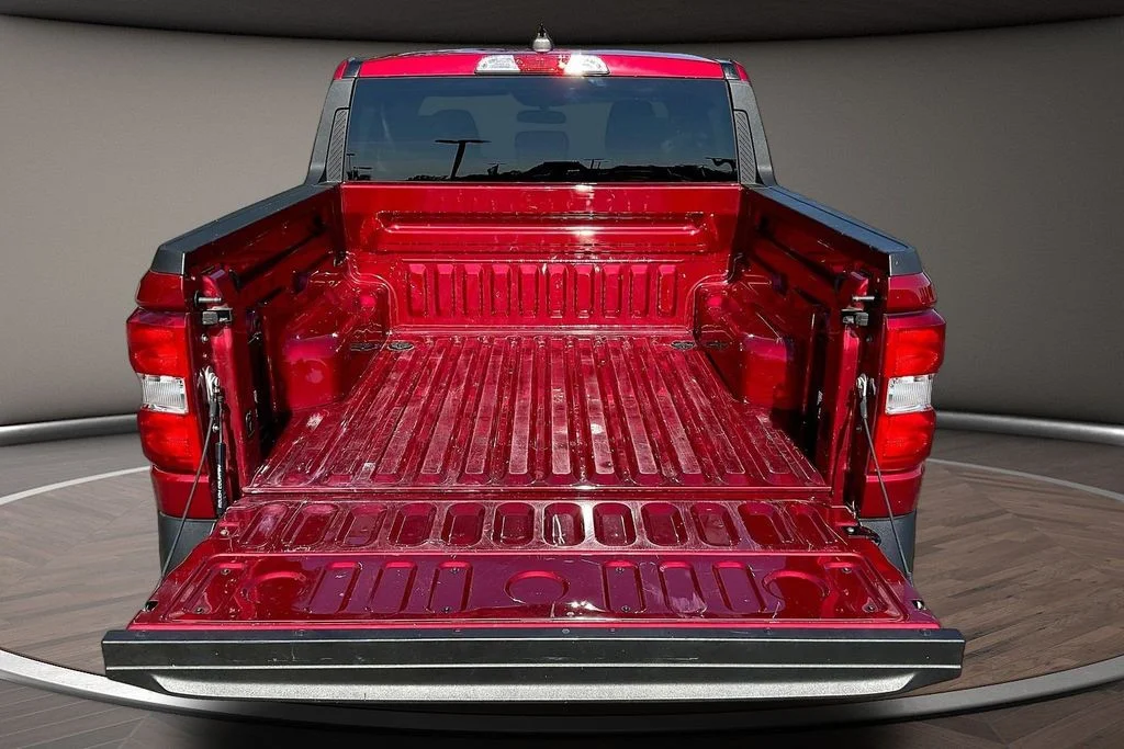 Used 2025 Red Ford XLT image 10