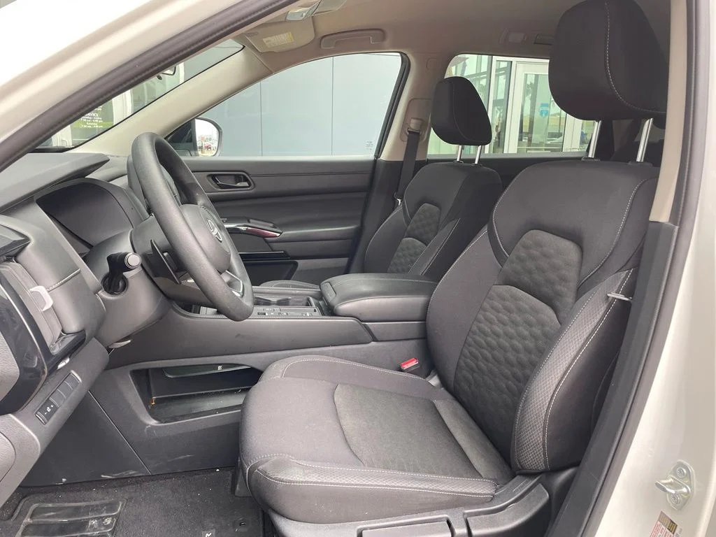 Certified Used 2024 White Nissan S image 10