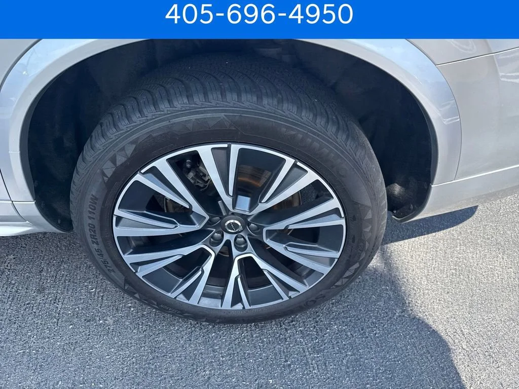 Pre-Owned 2022 Volvo XC90 Momentum