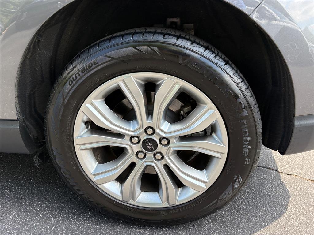 2024 Ford Edge Titanium - Photo 24