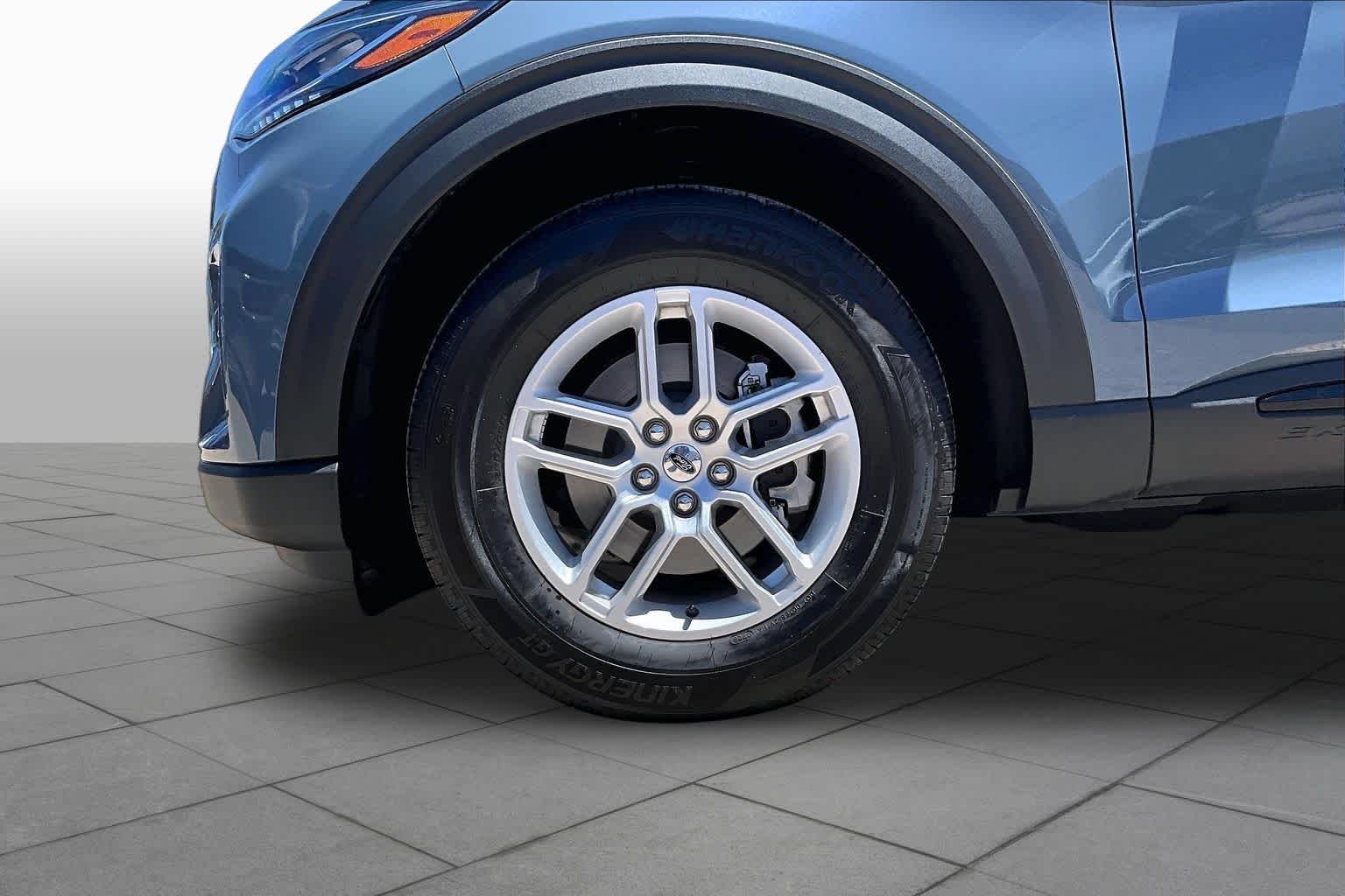 Used 2026 Blue Ford Active w/200A Pkg image 11
