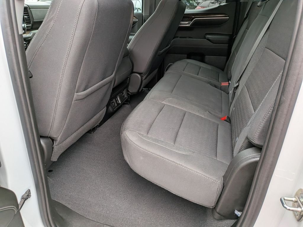 Used 2023 White GMC Elevation image 22
