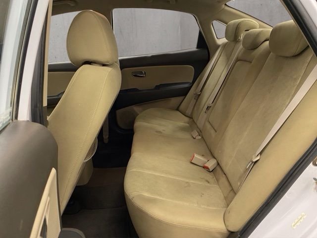 Used 2010 White Hyundai GLS image 6