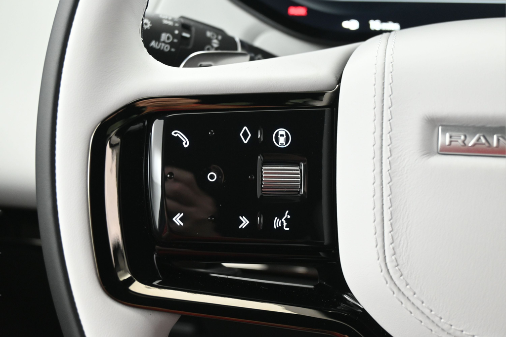 New 2026  Land Rover Dynamic SE image 16