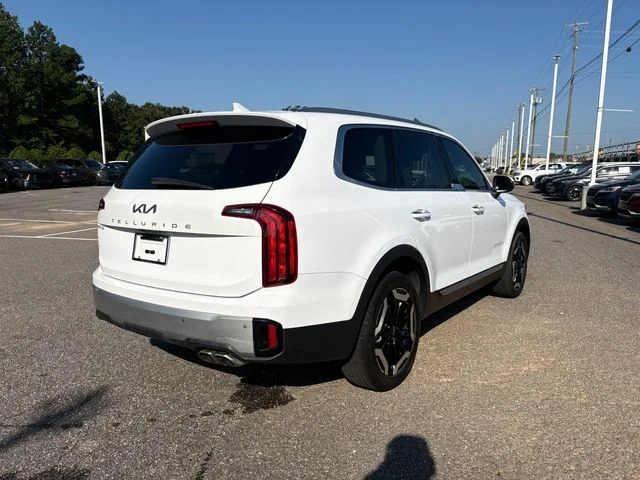 Certified Used 2024 White Pearl Kia S image 6