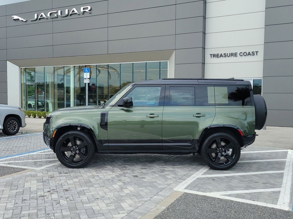New 2026 Woolstone Green LAND ROVER X-Dynamic SE image 2
