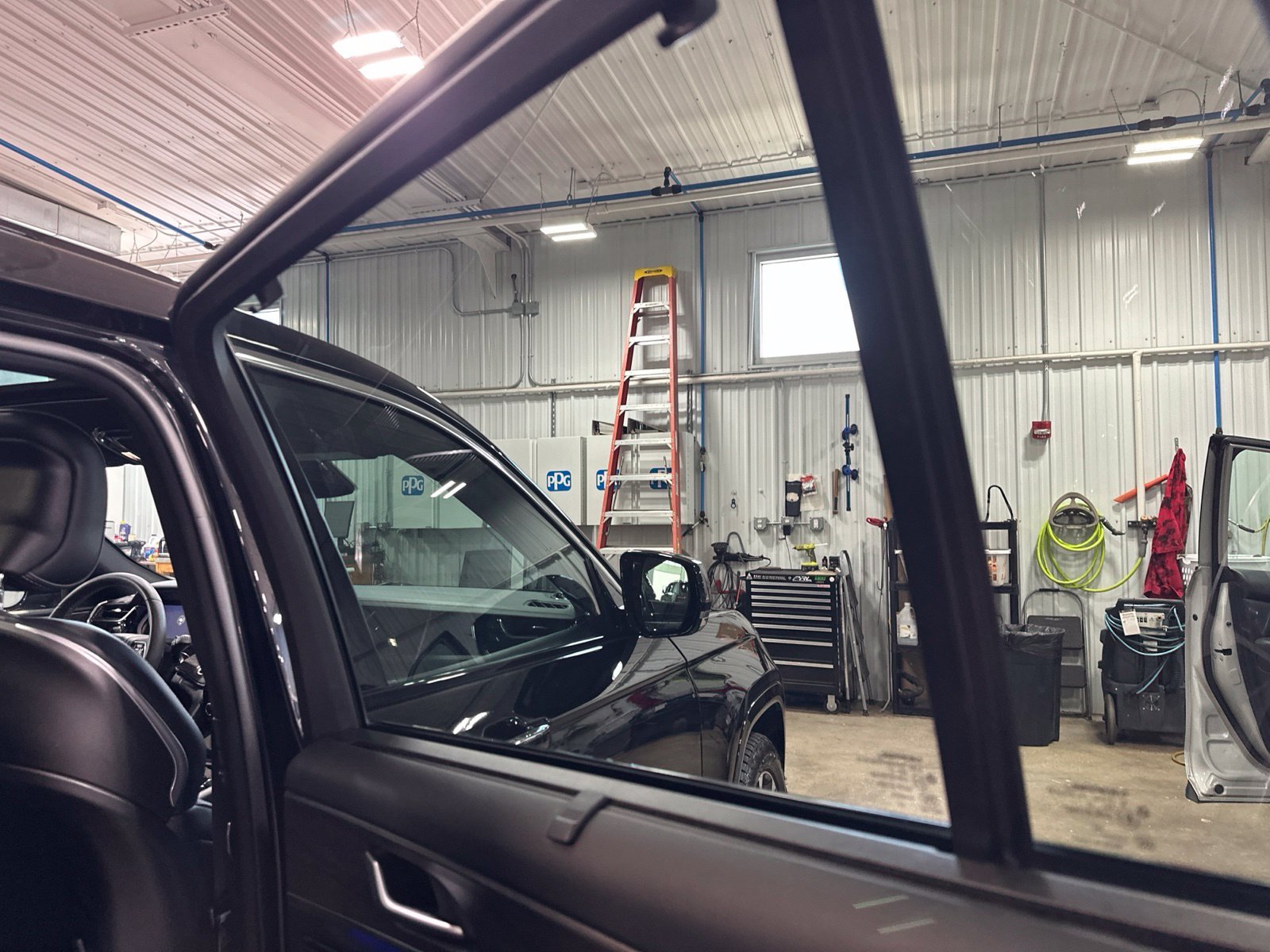 Used 2023 Black Jeep Overland image 43