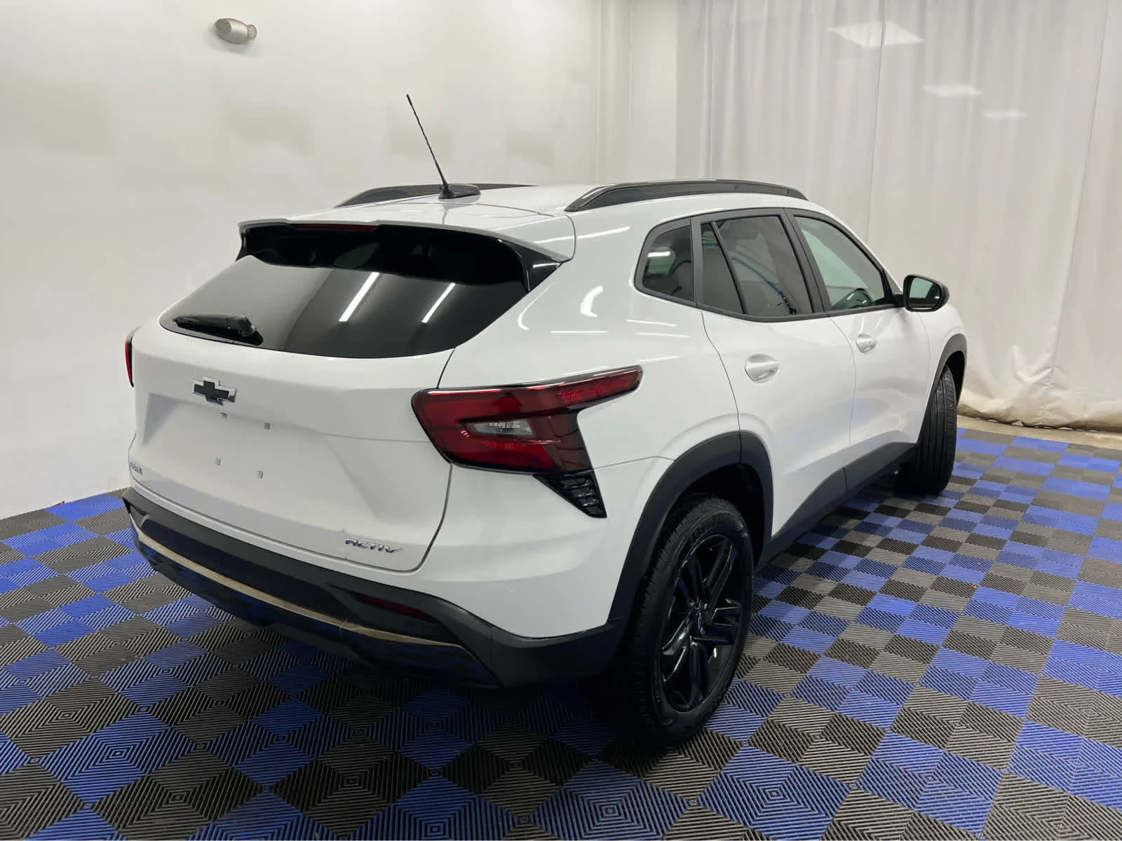 Used 2024 Summit White Chevrolet ACTIV image 5