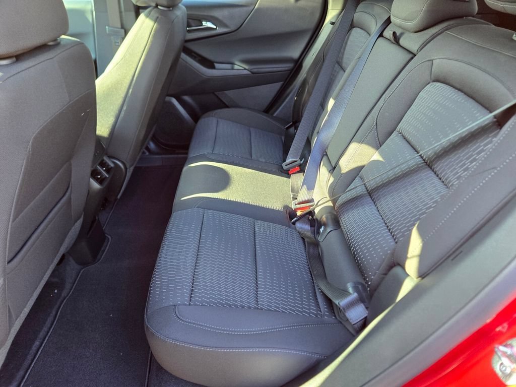 2027 Chevrolet Equinox LT - Photo 7