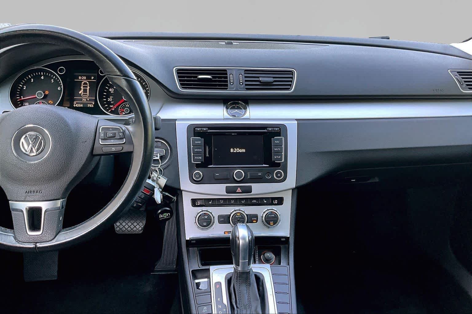 Used 2014 Island Gray Metallic Volkswagen Sport image 7