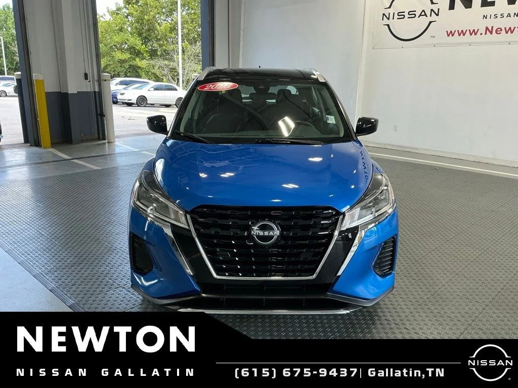 Used 2023 Electric Blue Metallic/Super Black Nissan SV image 18