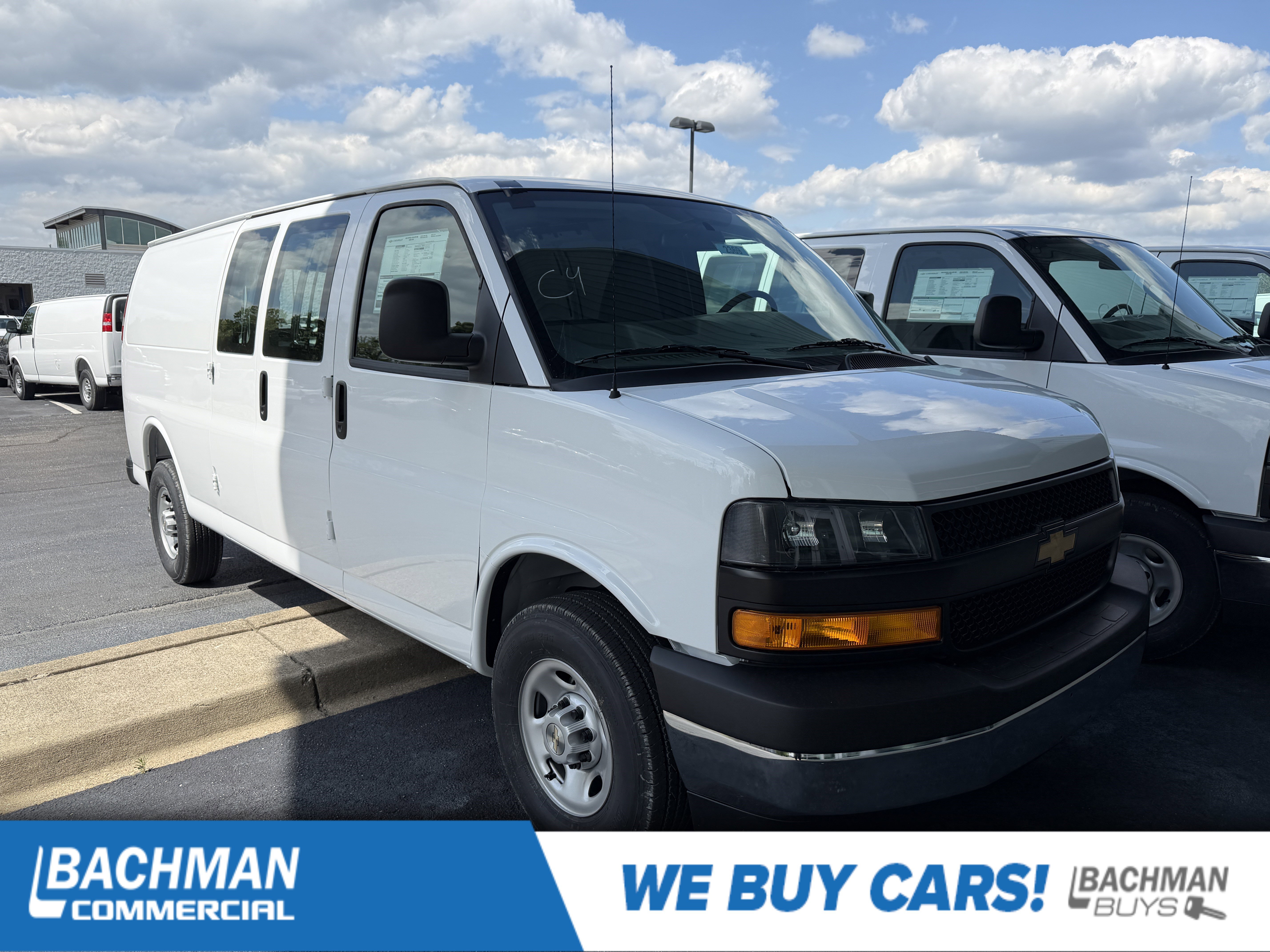 2026 Chevrolet Express 3500 Extended Work Van's photo