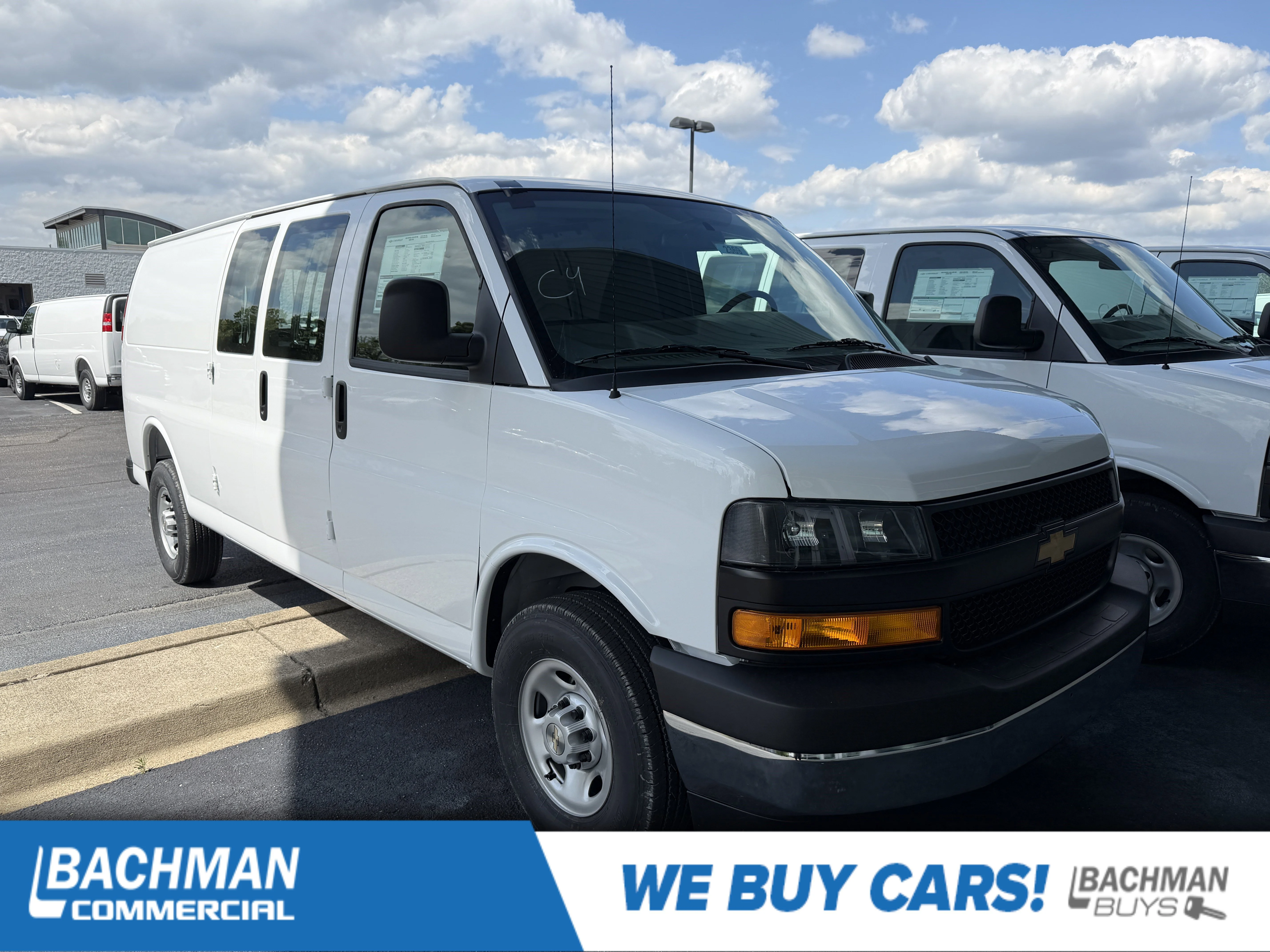 2026 Chevrolet Express 3500 Extended Work Van's photo