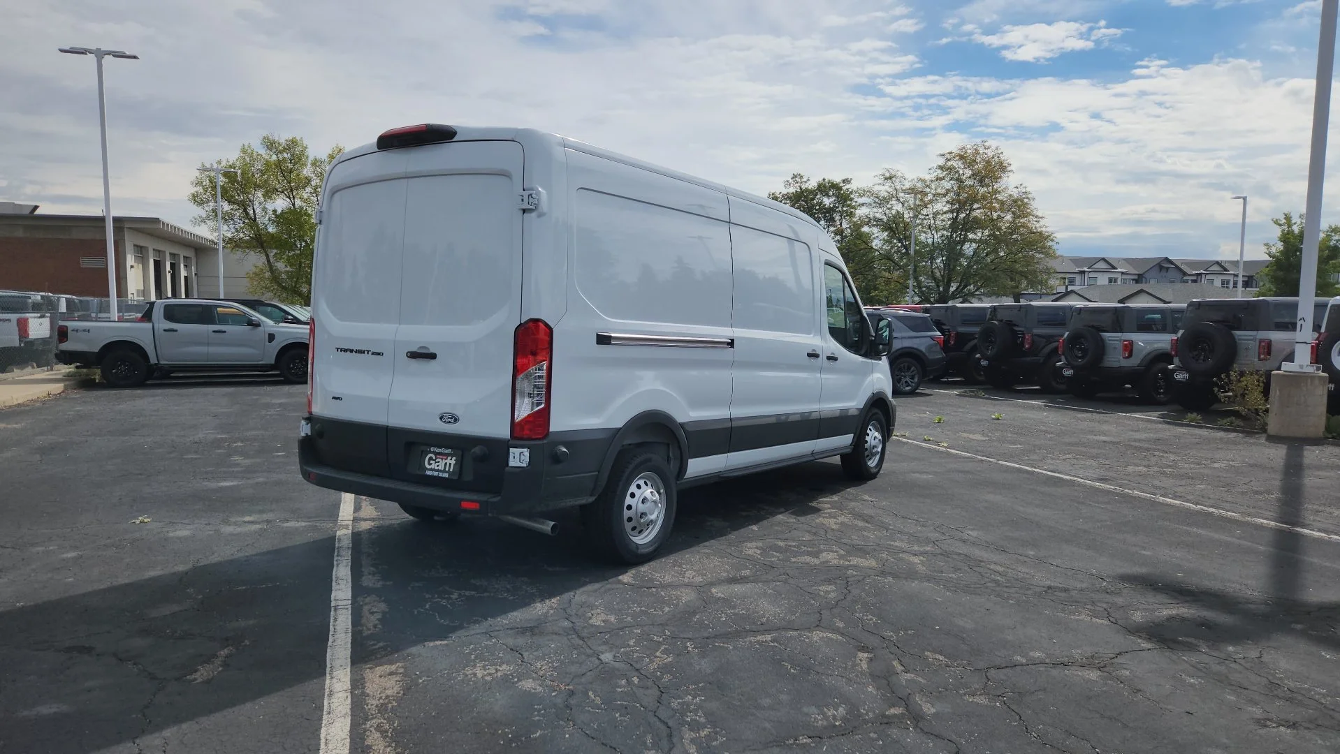 New 2026 Oxford White Ford Base image 7