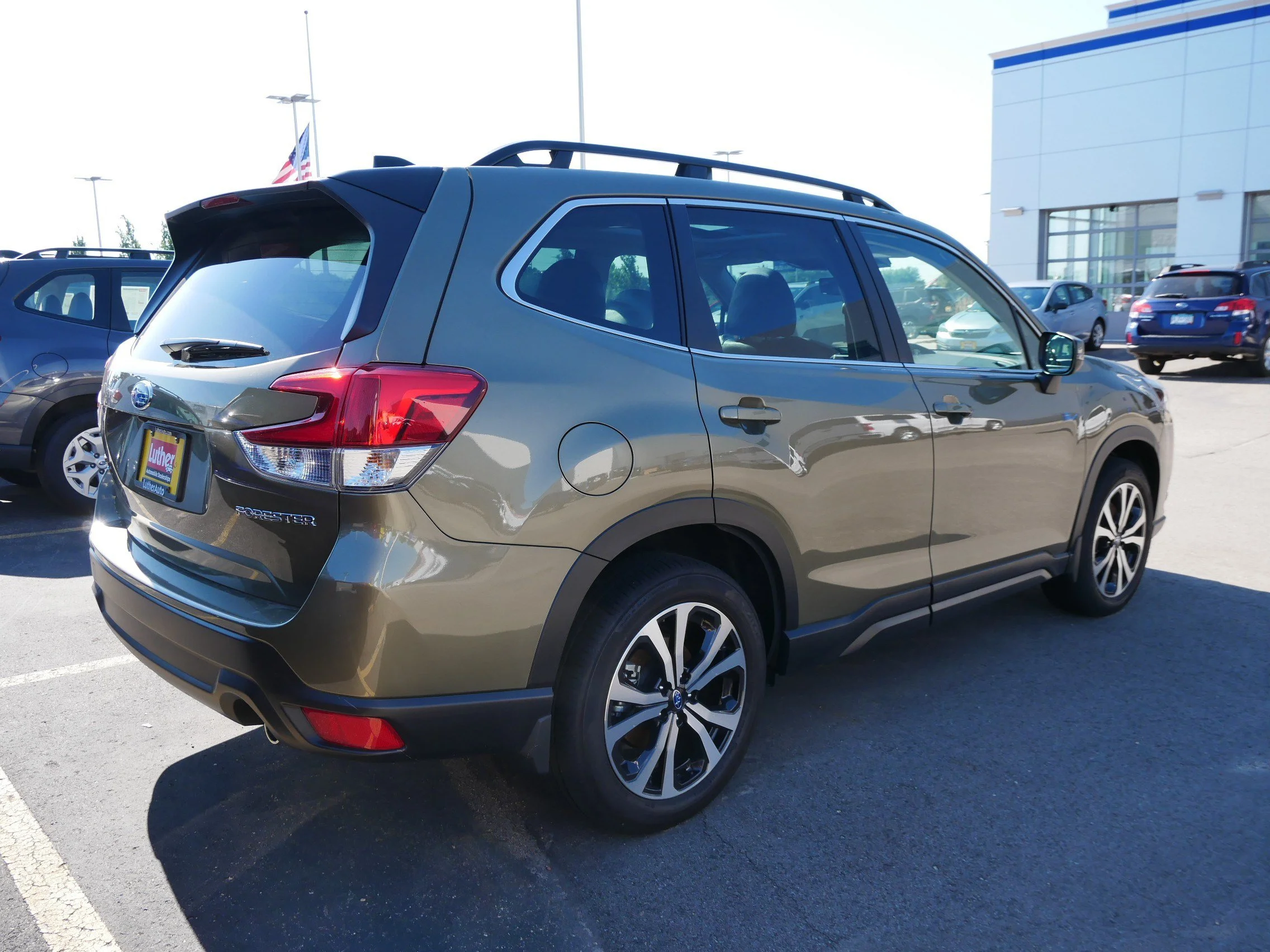 Used 2024 Autumn Green Metallic Subaru Limited image 3