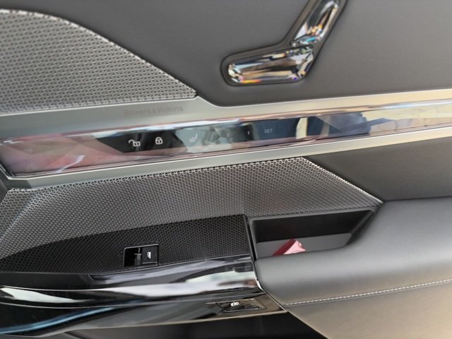 New 2025 Brooklyn Grey Metallic BMW 750e xDrive image 23