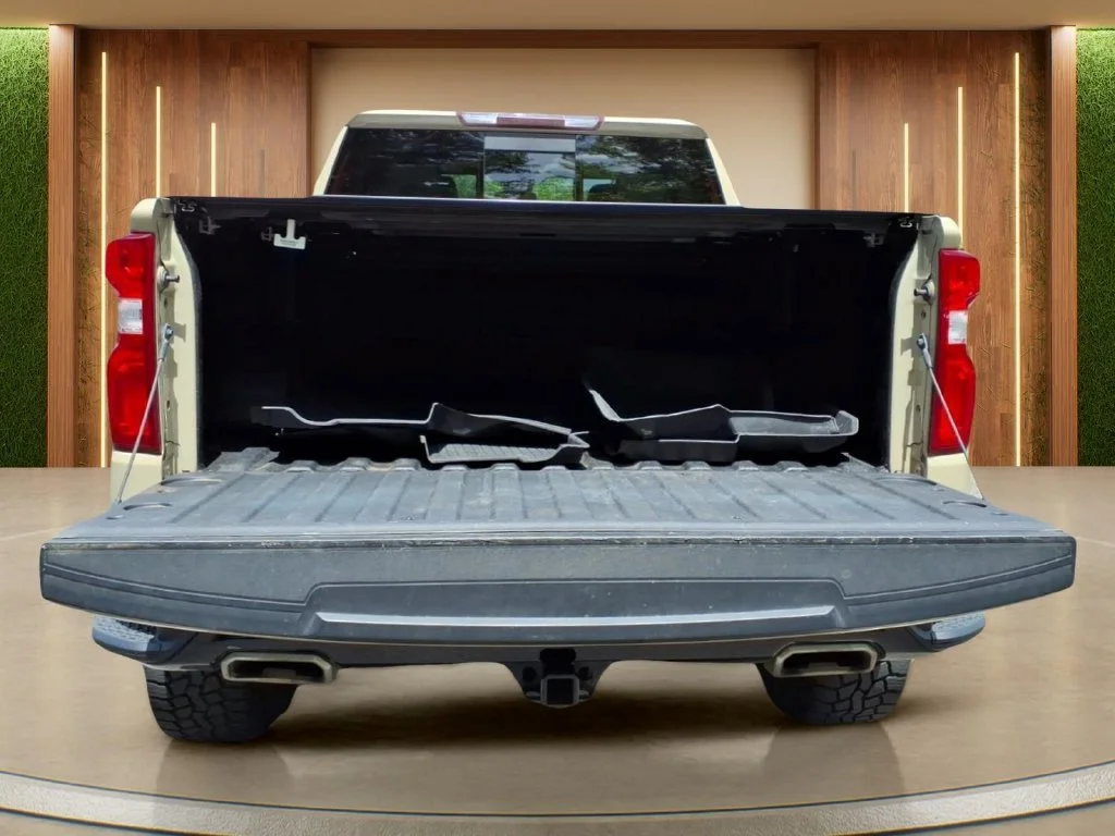 Used 2022 SAND DUNE METALLIC Chevrolet LT Trail Boss image 31