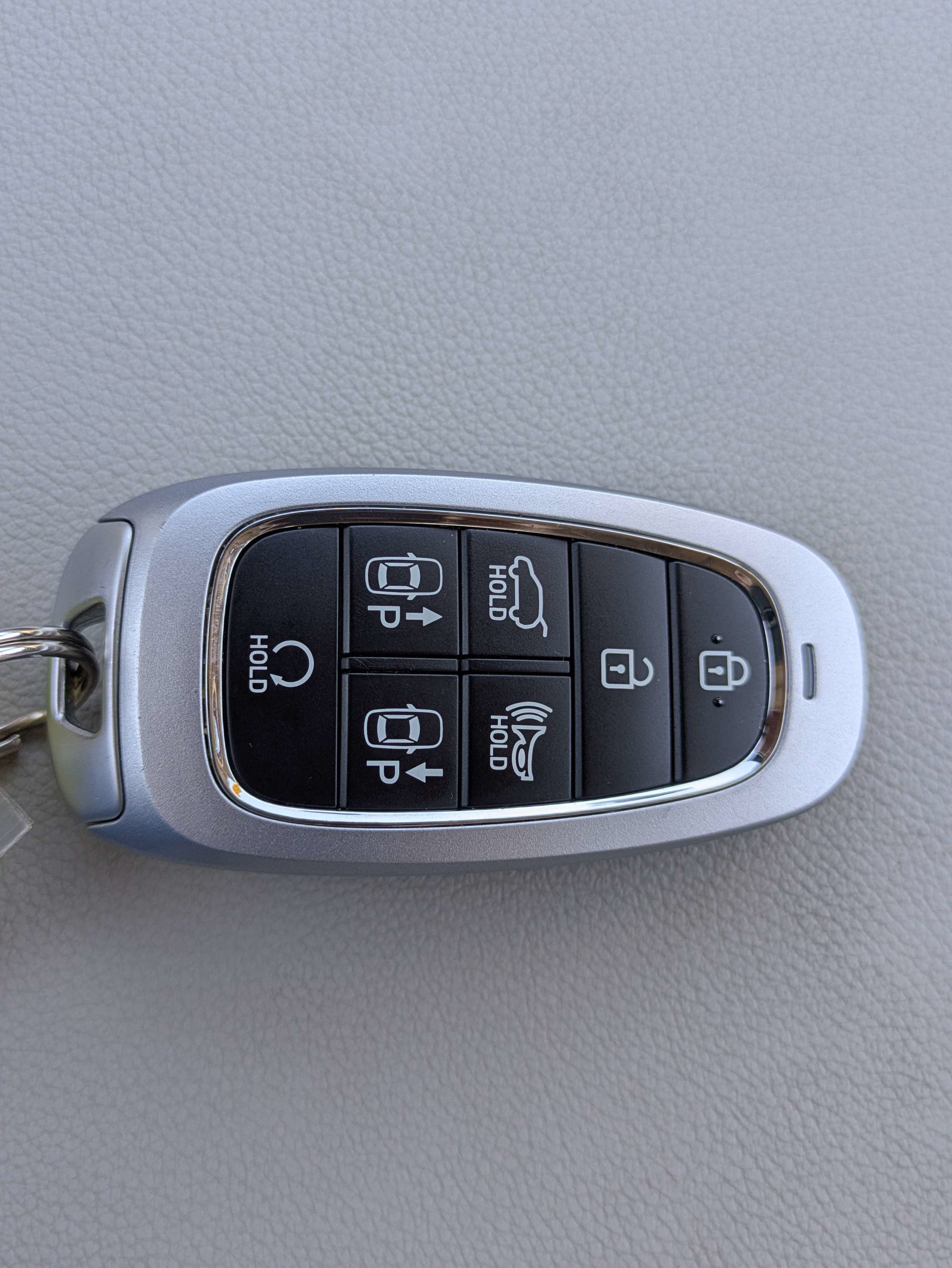 Used 2022 Quartz White Hyundai Limited image 34