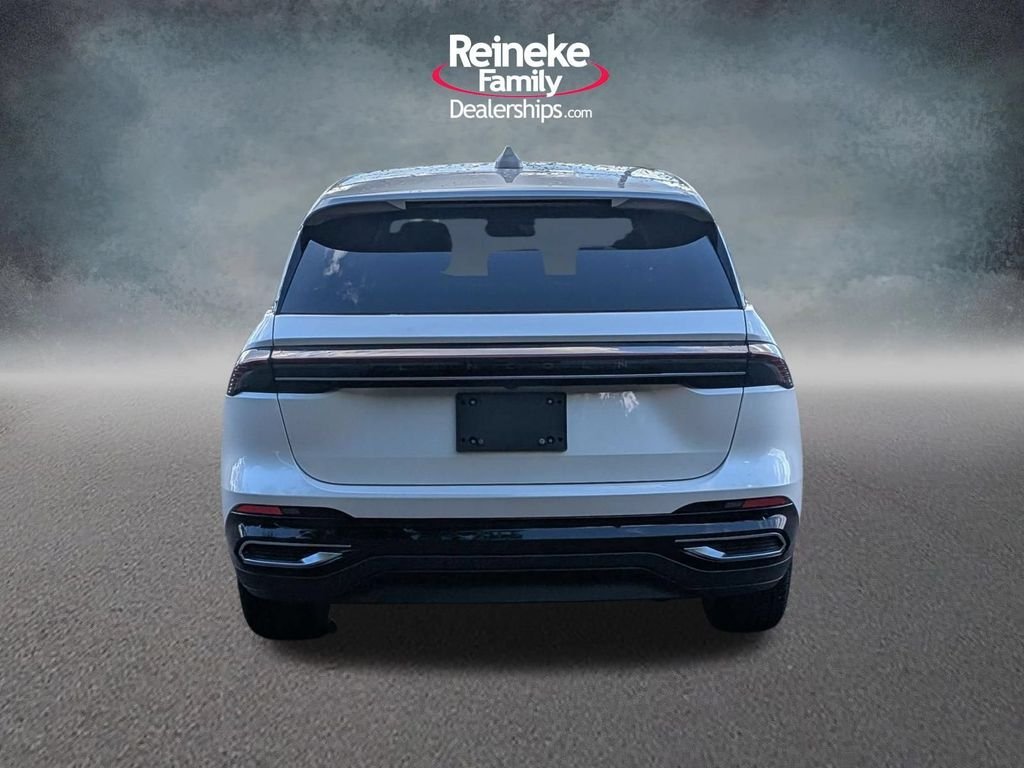 Used 2025 White Lincoln Premiere image 6