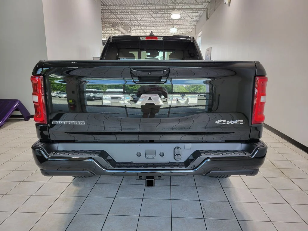 New 2026 Diamond Black Crystal Pearl-Coat Exterior Paint RAM Big Horn/Lone Star image 6