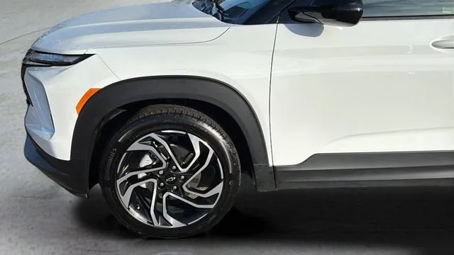 Used 2024 Summit White Chevrolet RS image 36