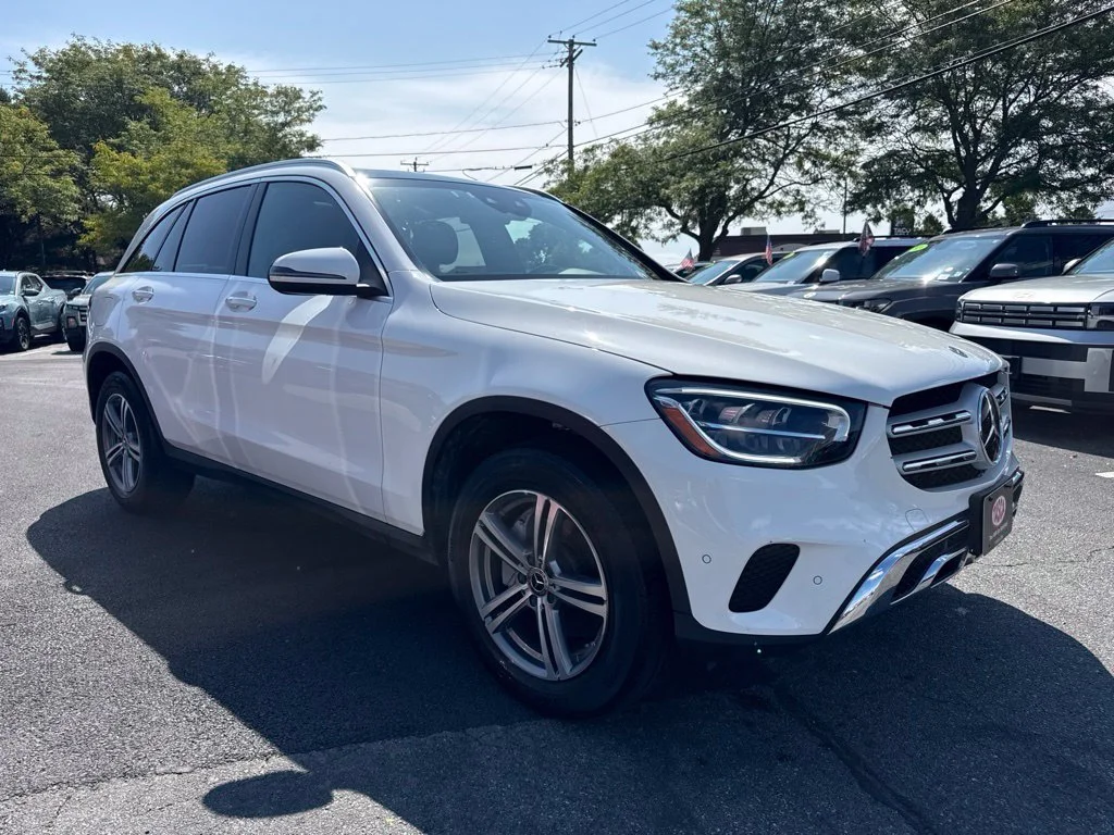 Used 2021 White Mercedes-Benz GLC 300 image 3