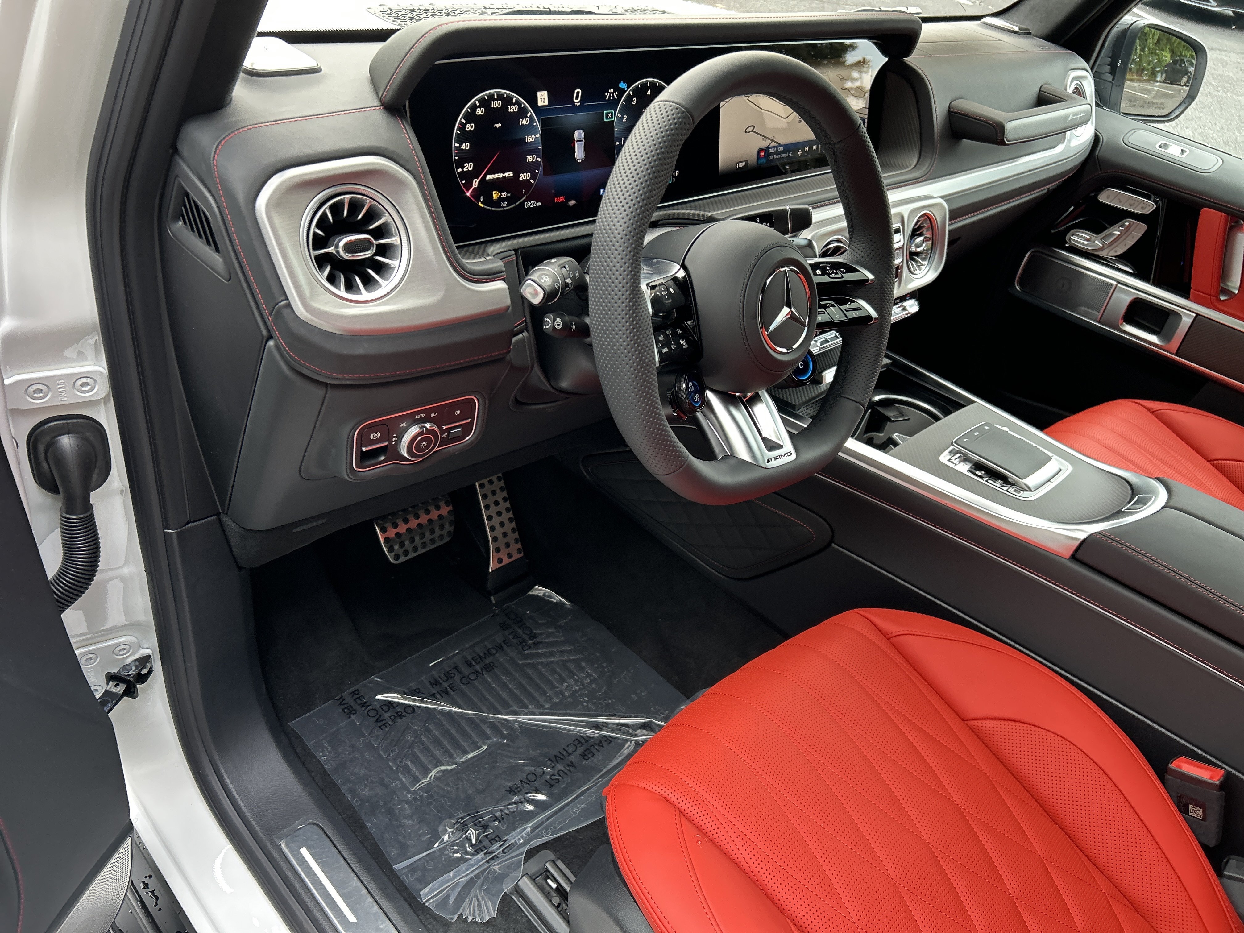 New 2027 MANUFAKTUR Moonlight White Metallic Mercedes-Benz AMG® G 63 SUV image 17