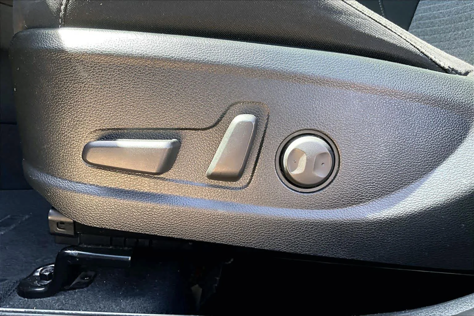Used 2023 Fusion Black Kia EX image 32