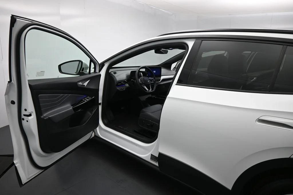 Used 2024 White Volkswagen S image 8