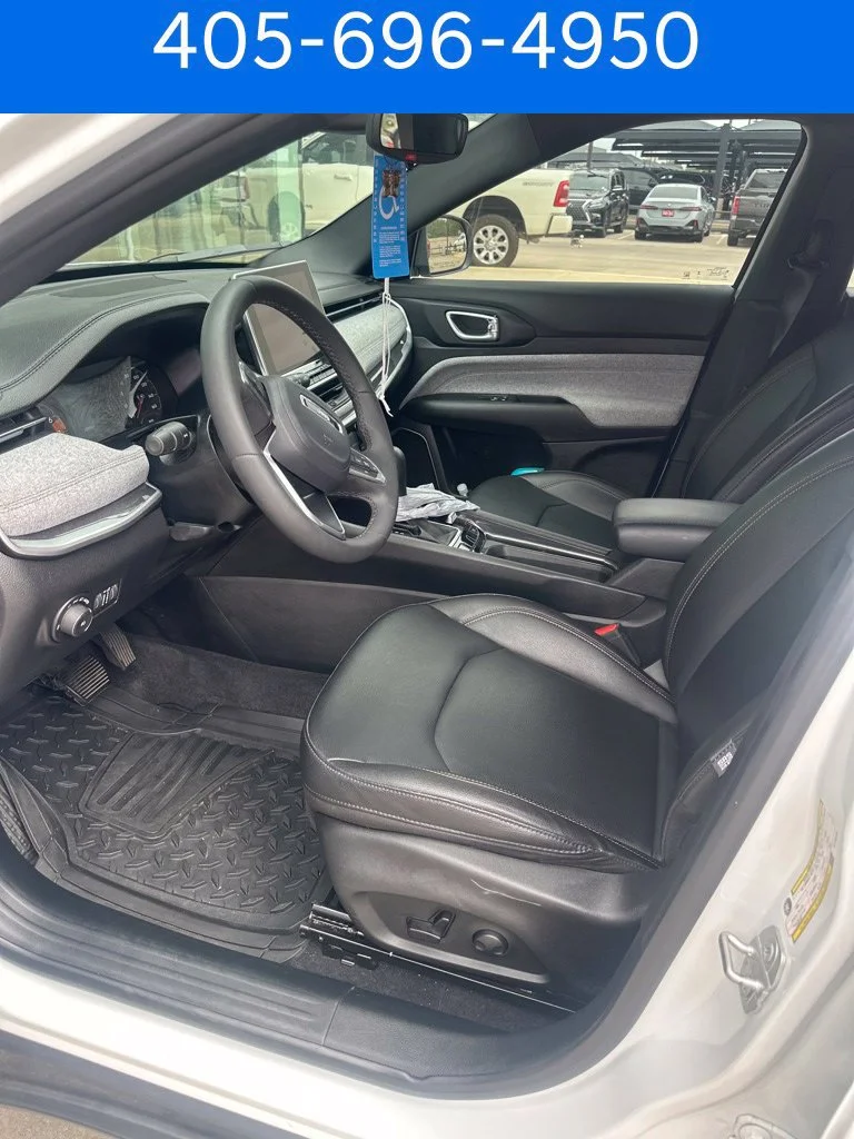 Pre-Owned 2024 Jeep Compass Latitude Lux