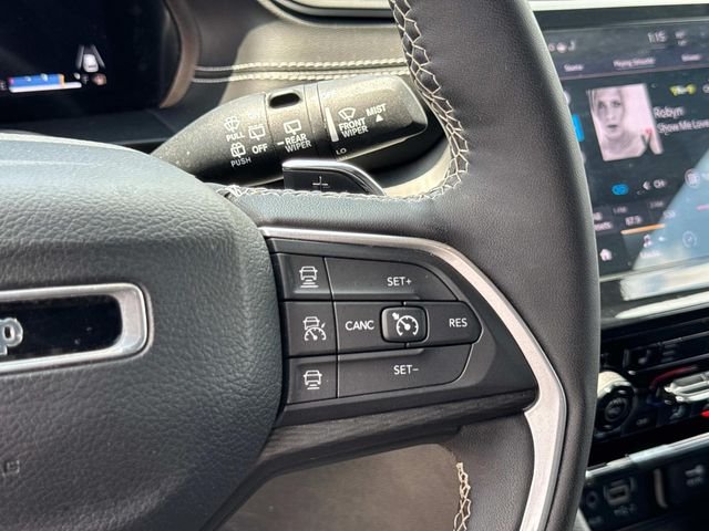 Used 2023 White Jeep Altitude image 34