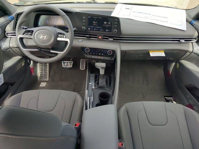 New 2025 White Hyundai SEL Sport image 14
