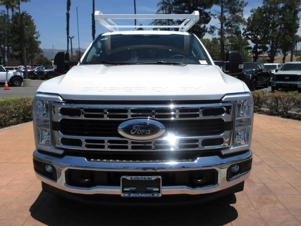 New 2026 Oxford White Ford XL image 7