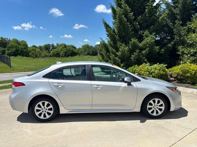 Used 2022 Silver Toyota LE image 5