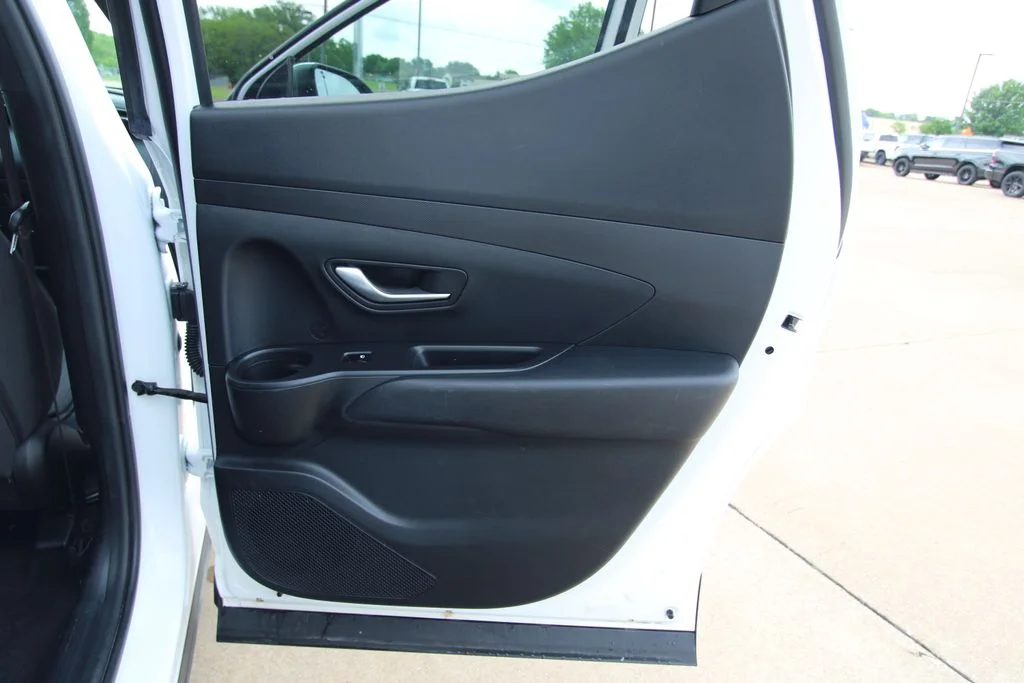 Used 2022 White Hyundai SEL Premium image 37