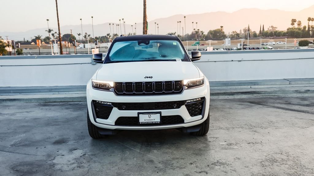 New 2026 Jeep Grand Cherokee L Summit 4D Sport Utility in