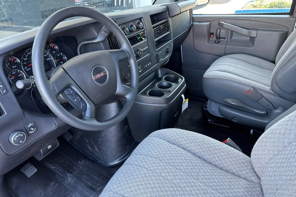 2025 GMC Savana Cargo Work Van - Photo 7