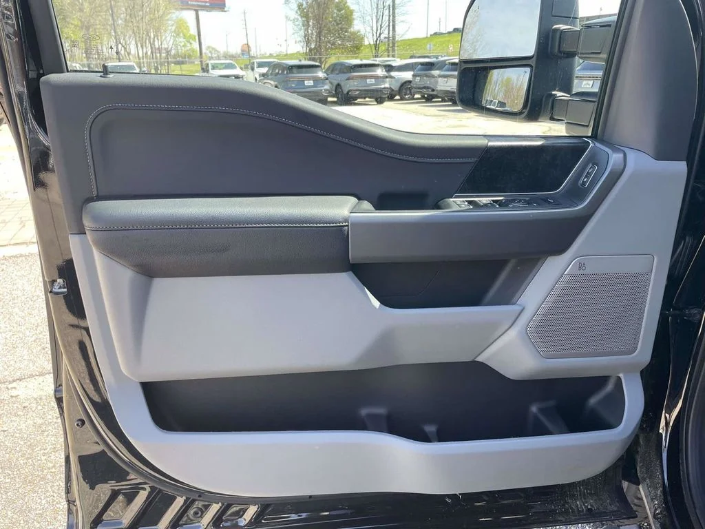 New 2026 Agate Black Metallic Ford XLT image 15