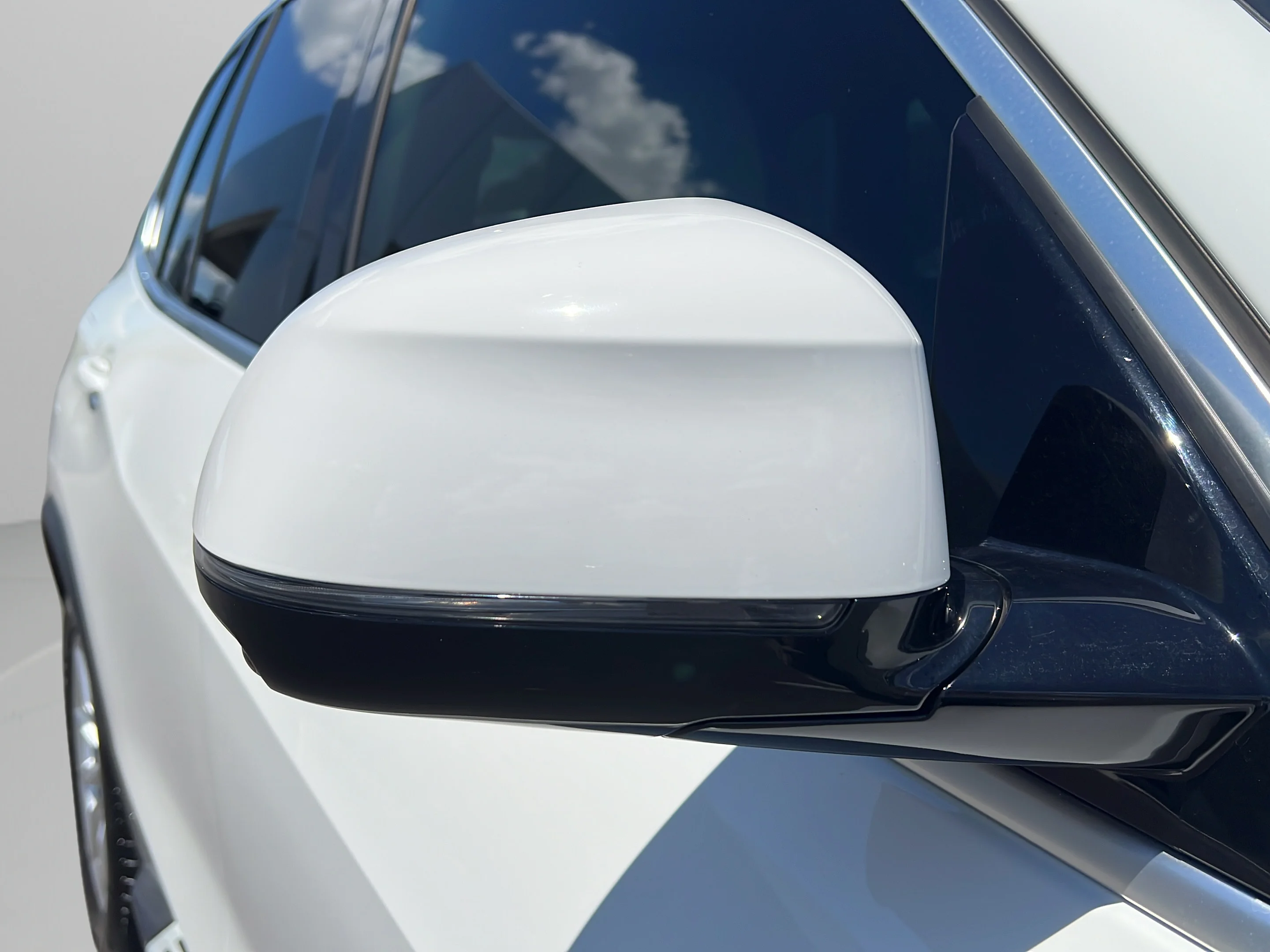 Used 2023 Alpine White BMW xDrive45e image 11